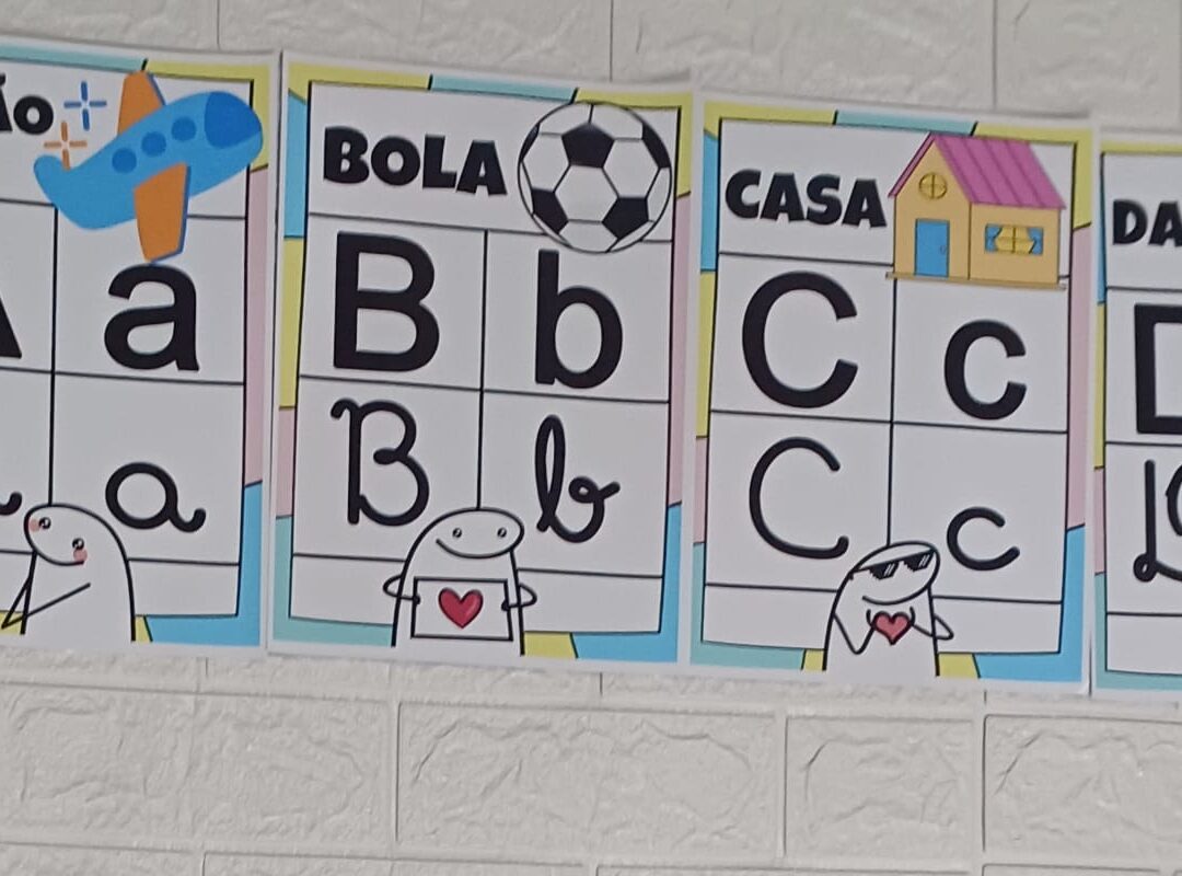 ALFABETO DE PAREDE FLORKS