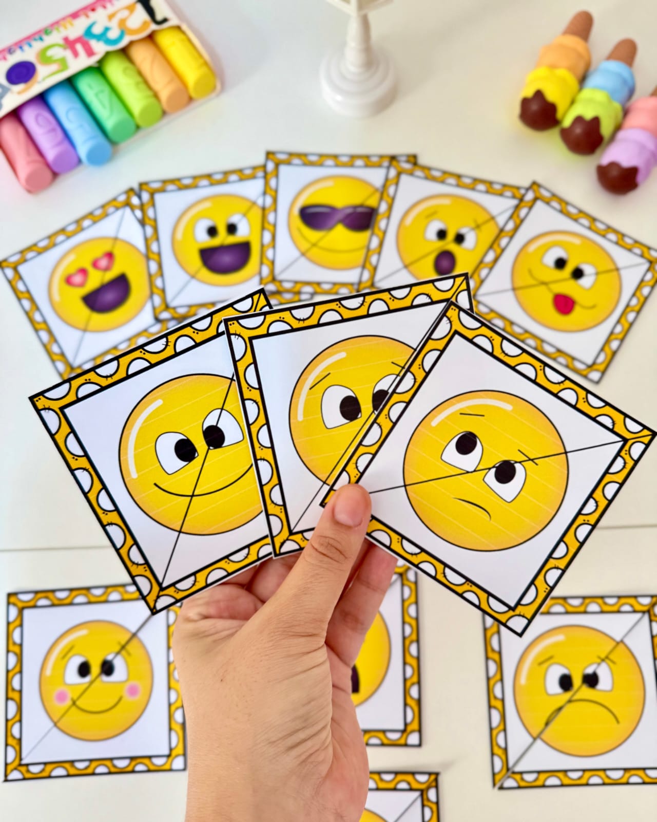QUEBRA-CABEÇA DOS EMOJIS