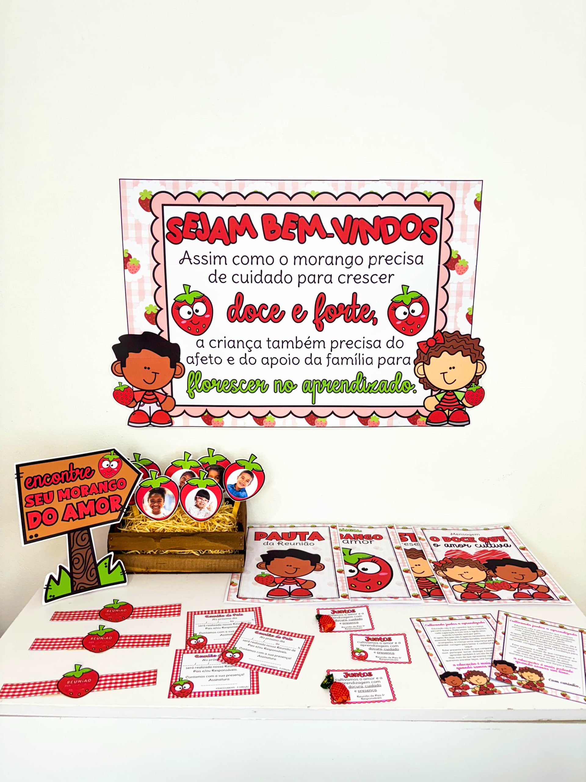 REUNIÃO ESCOLAR MORANGO DO AMOR